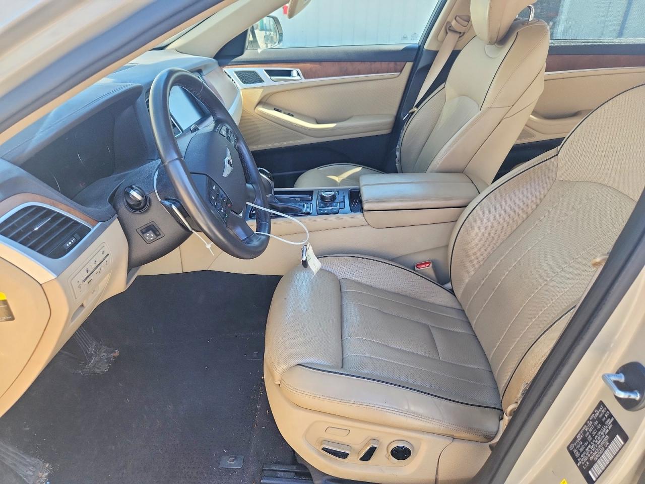 2015 Hyundai Genesis 3.8L - Фото 7