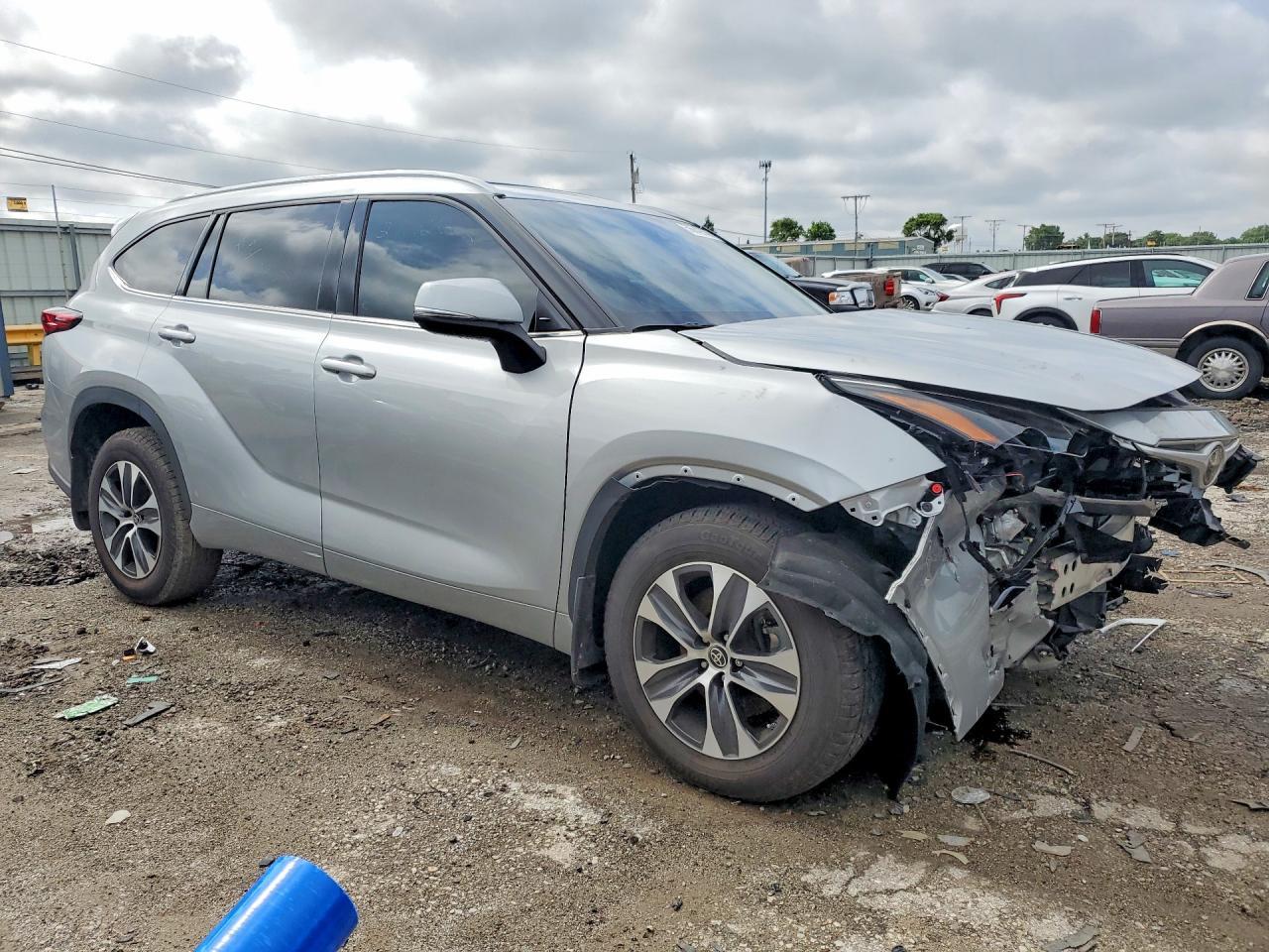 2022 Toyota Highlander Xle - Image 4