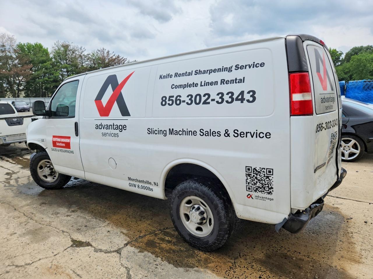 2018 Chevrolet Express 2500 Delivery Van - Фото 2