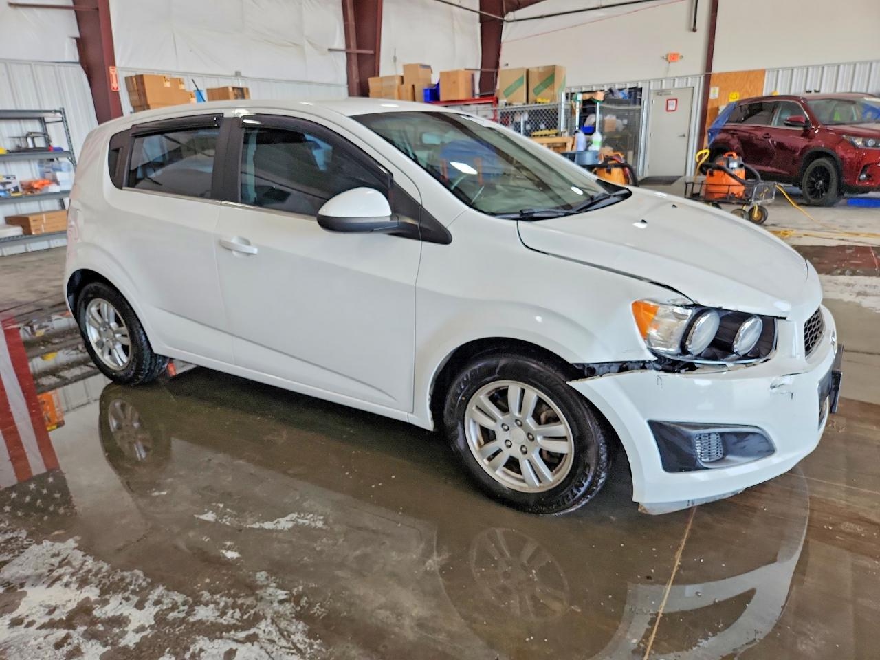 2013 Chevrolet Sonic Lt - Image 4
