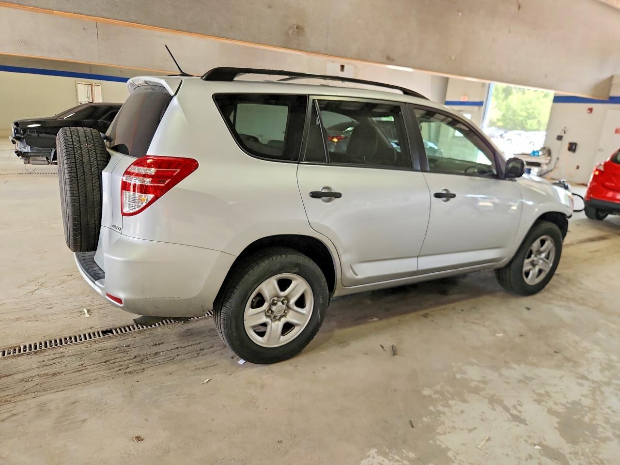 2011 Toyota Rav4 Base - Фото 3