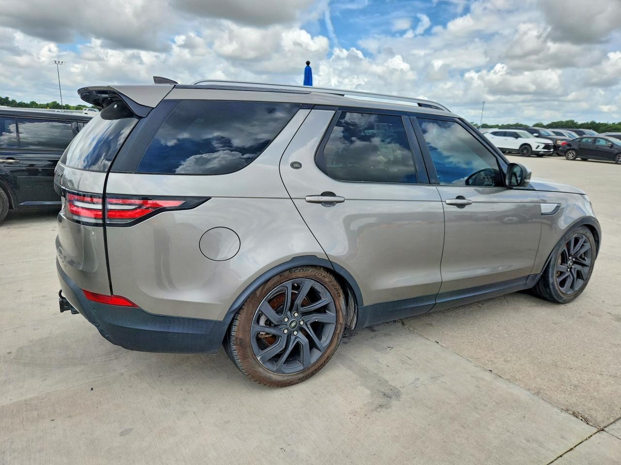 2018 Land Rover Discovery Hse - Image 3