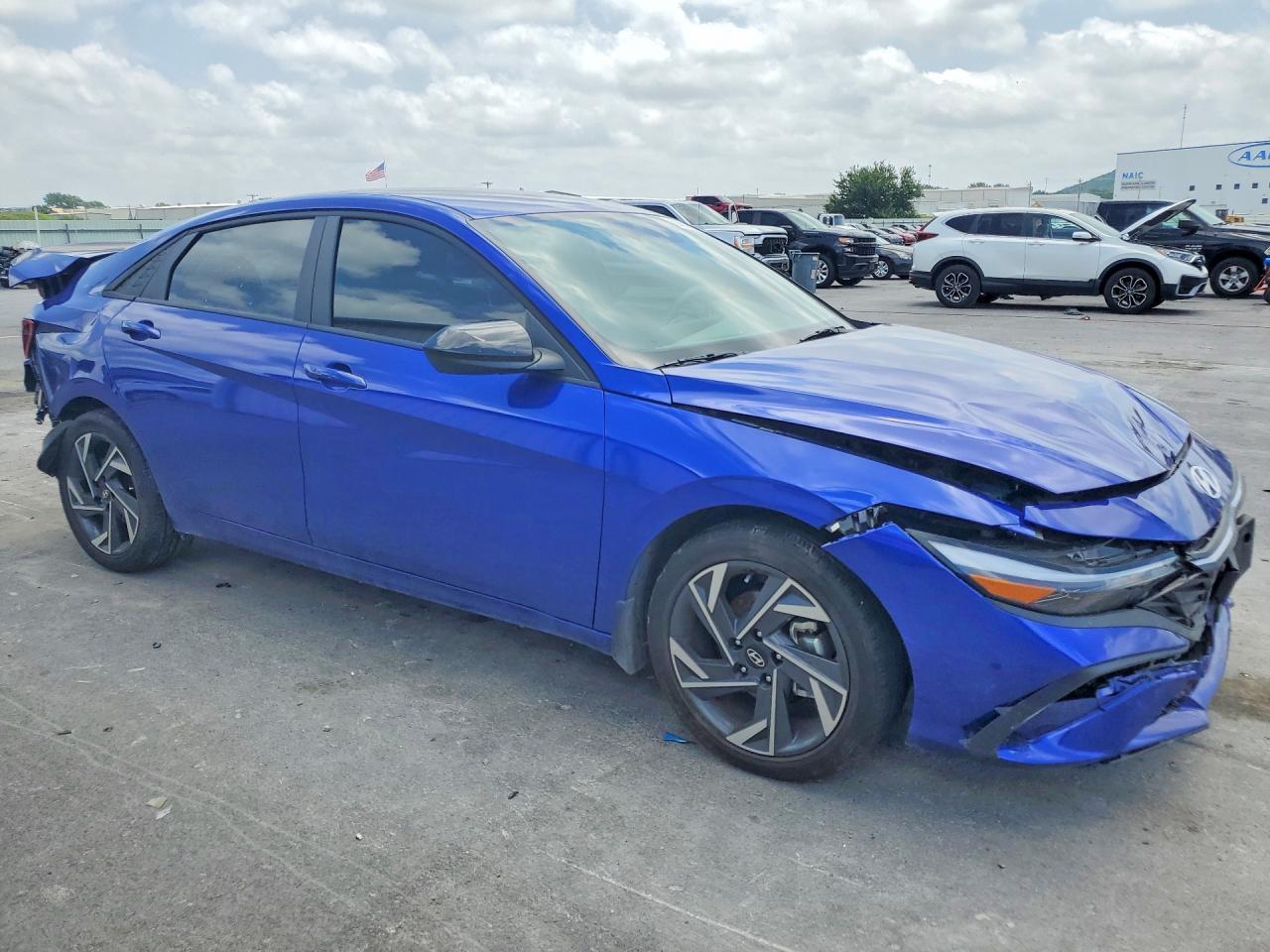 2025 Hyundai Elantra Sel Sport - Фото 4