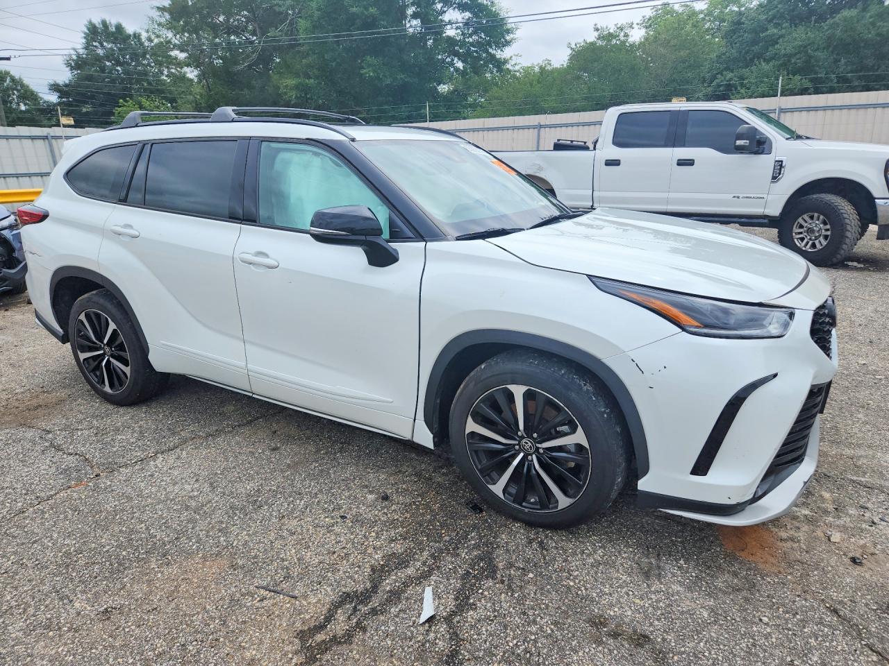 2022 Toyota Highlander Xse - Image 4