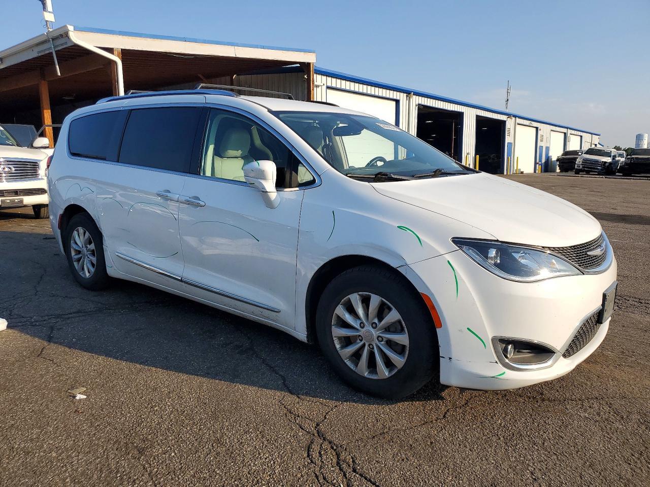 2019 Chrysler Pacifica Touring L - Фото 4