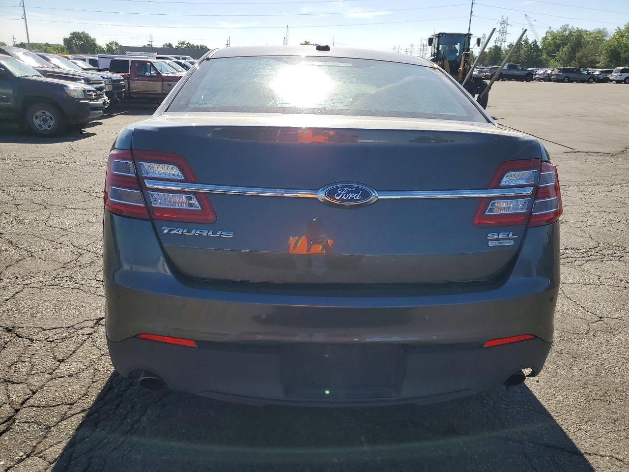 2016 Ford Taurus Sel - Фото 6