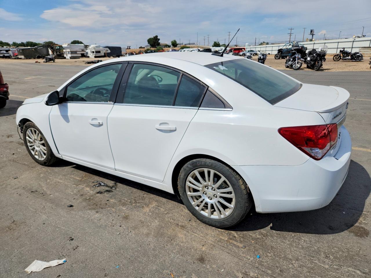 2014 Chevrolet Cruze Eco - Image 2