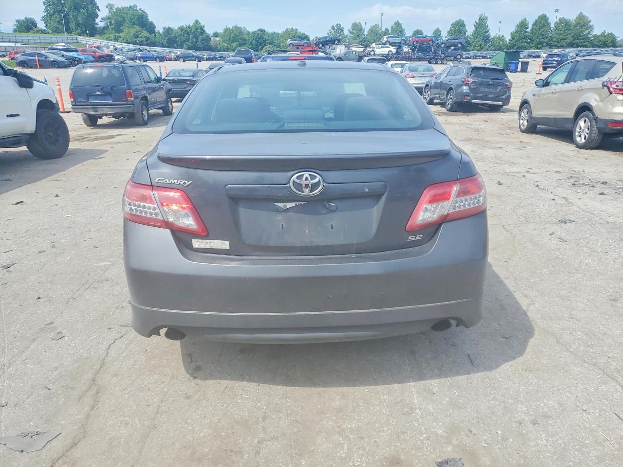 2010 Toyota Camry Se - Image 6
