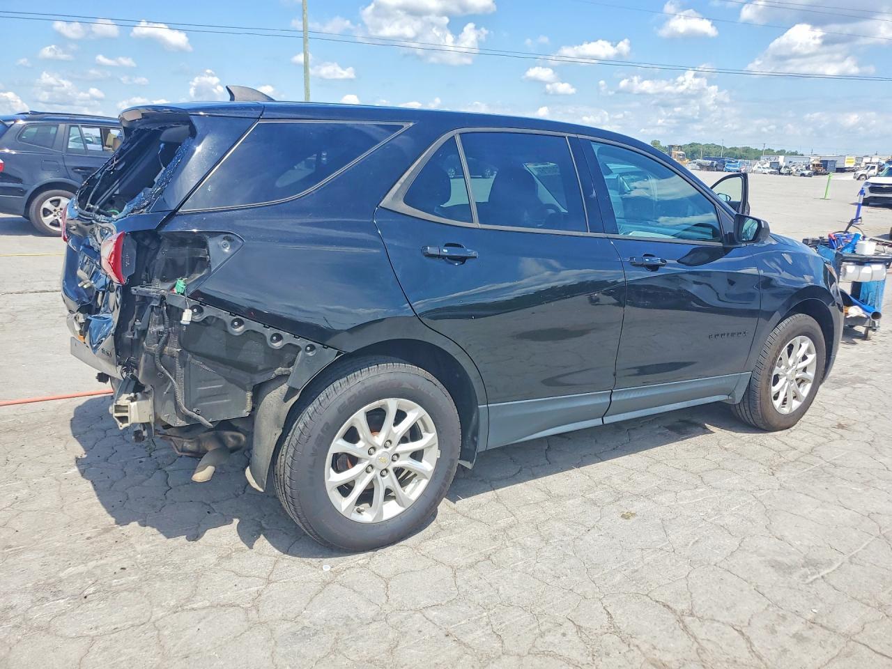 2019 Chevrolet Equinox Ls - Image 3