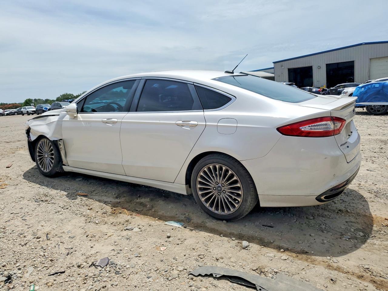 2013 Ford Fusion Titanium - Фото 2