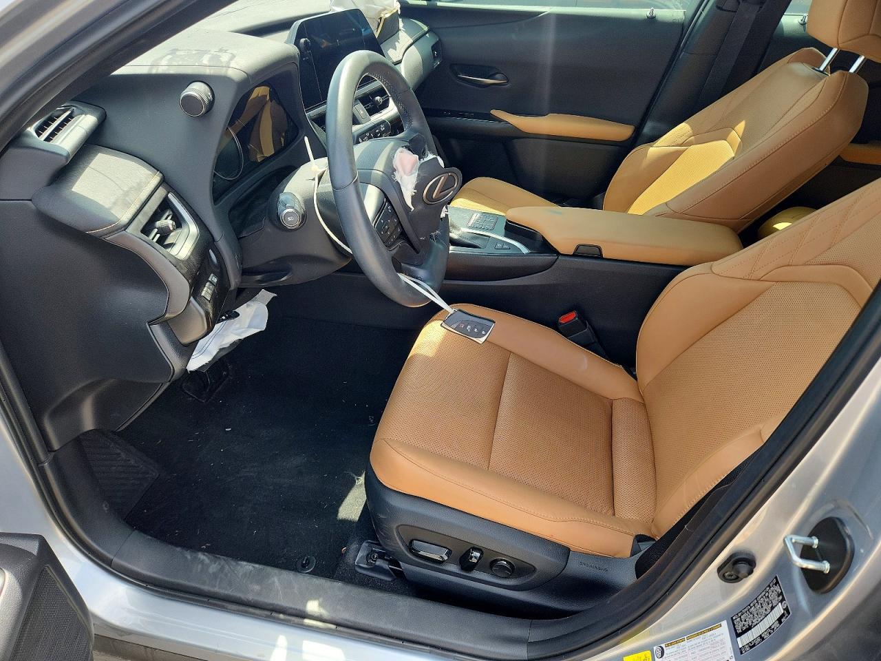 2024 Lexus Ux 250H Premium - Image 7