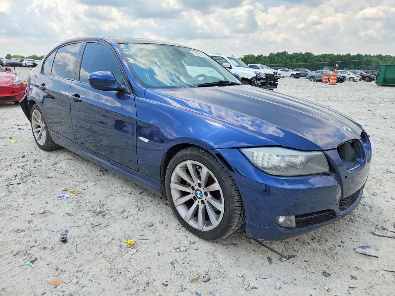2011 BMW 328 I - Image 4