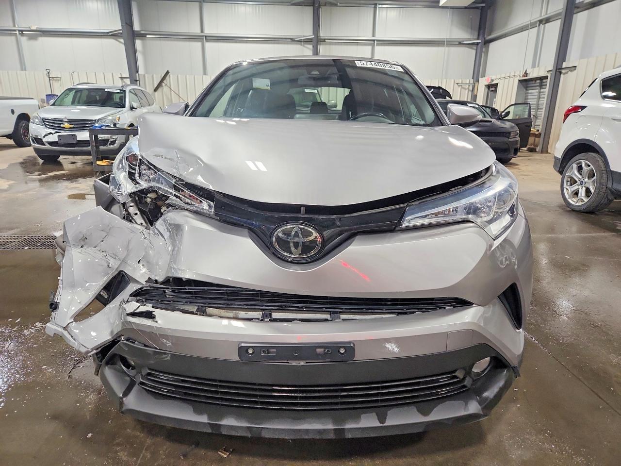 2018 Toyota C-Hr Xle Premium - Image 5