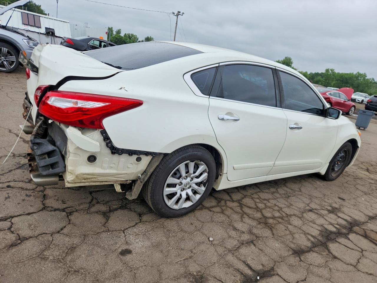 2017 Nissan Altima 2.5 S - Image 3