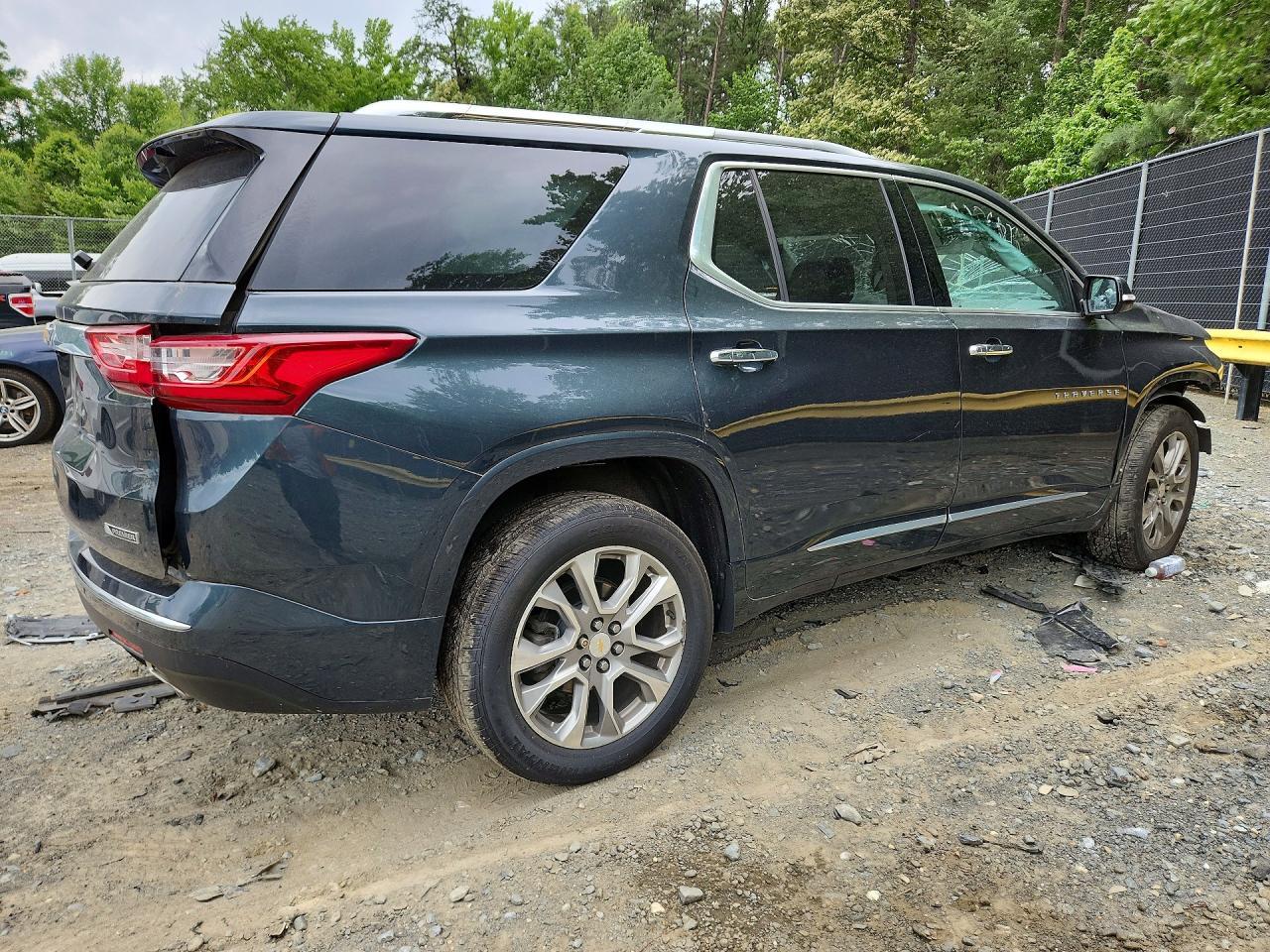 2018 Chevrolet Traverse Premier - Image 3