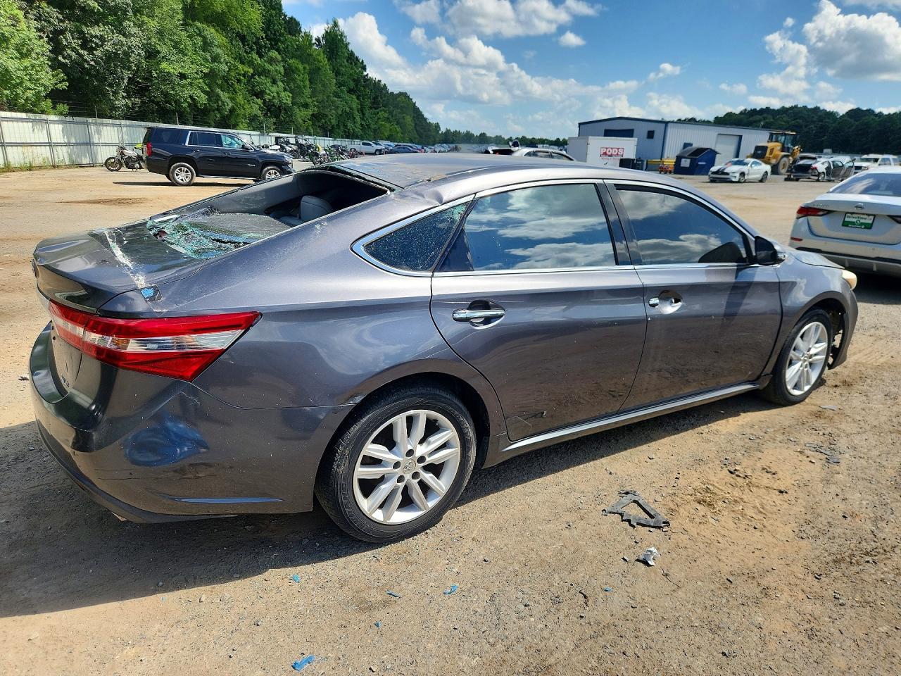 2013 Toyota Avalon Xle - Image 3