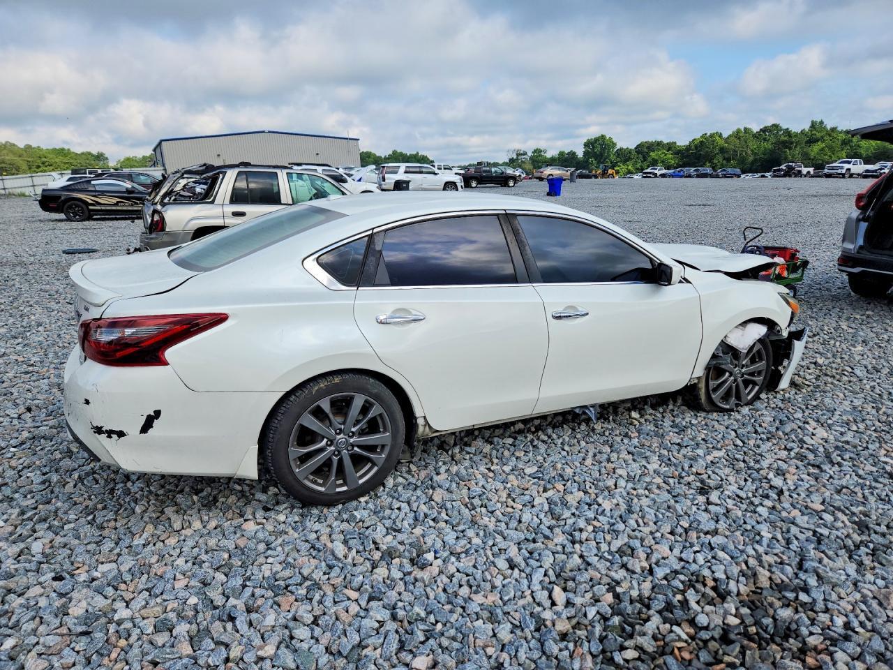 2018 Nissan Altima 2.5 Sr - Фото 3
