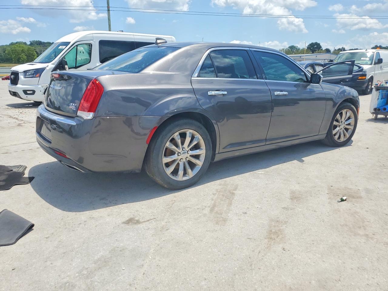 2018 Chrysler 300 Limited - Фото 3
