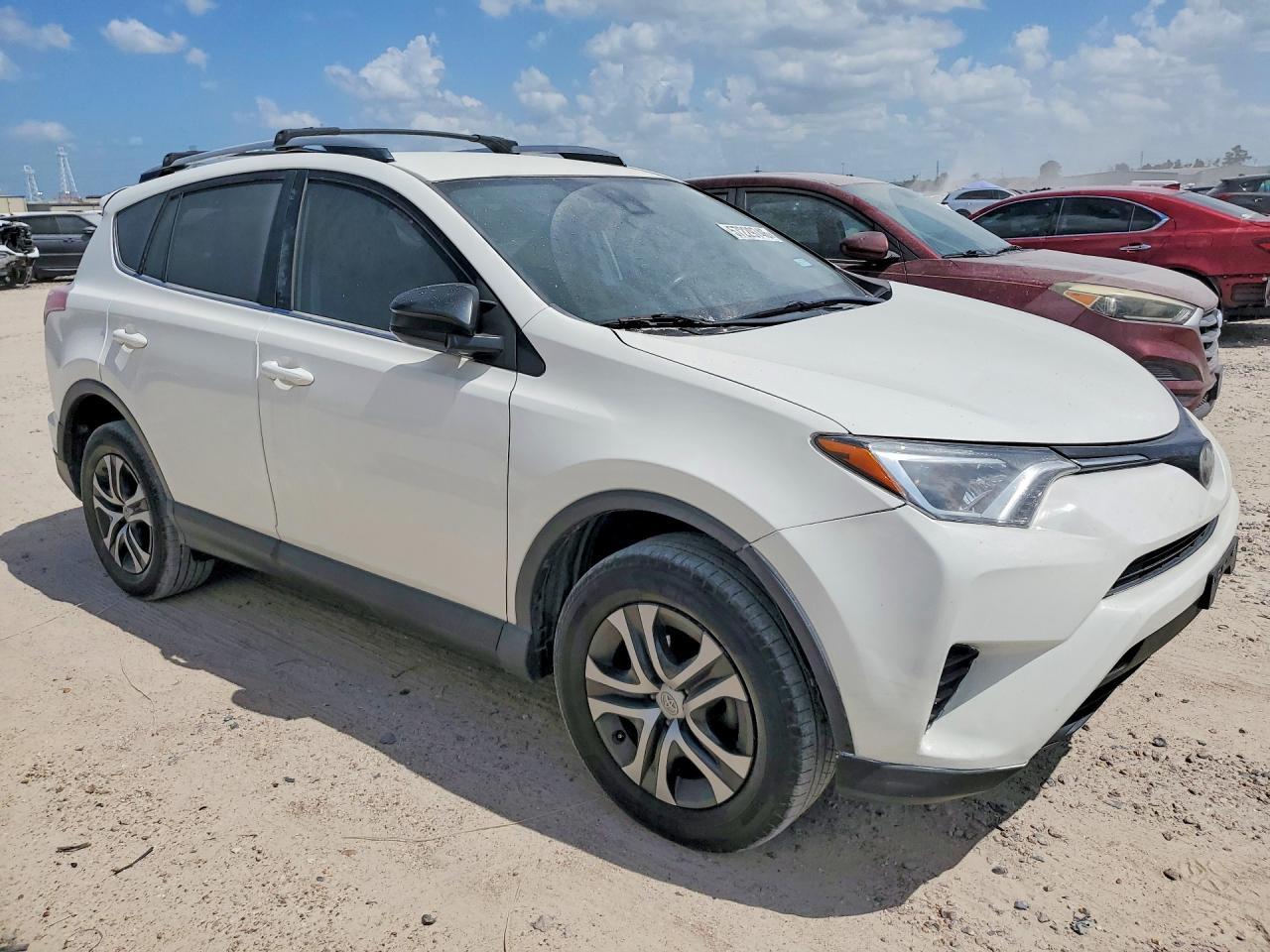 2017 Toyota Rav4 Le - Image 4