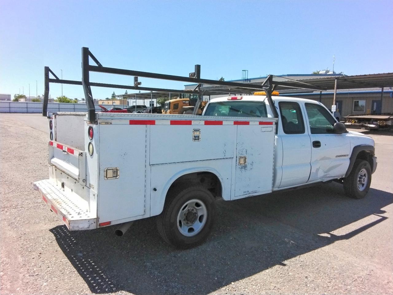 2004 GMC Sierra - Image 3