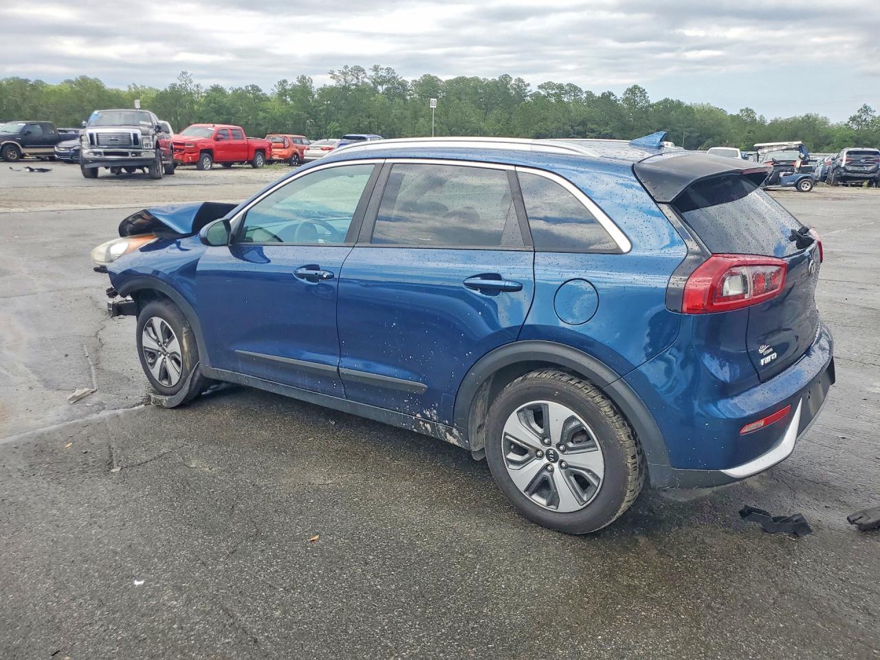 2018 Kia Niro Lx - Image 2