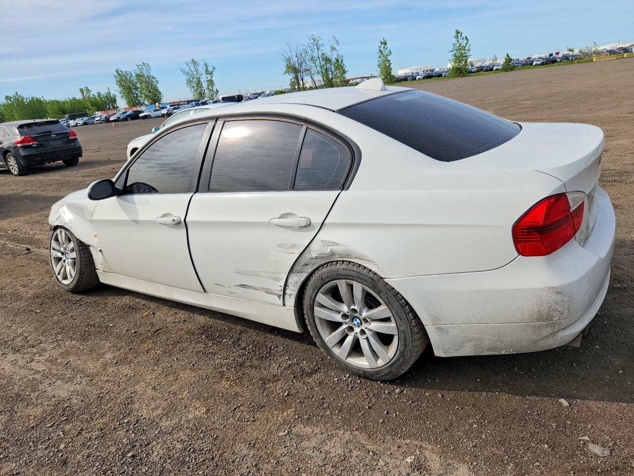 2006 BMW 325 I - Image 2