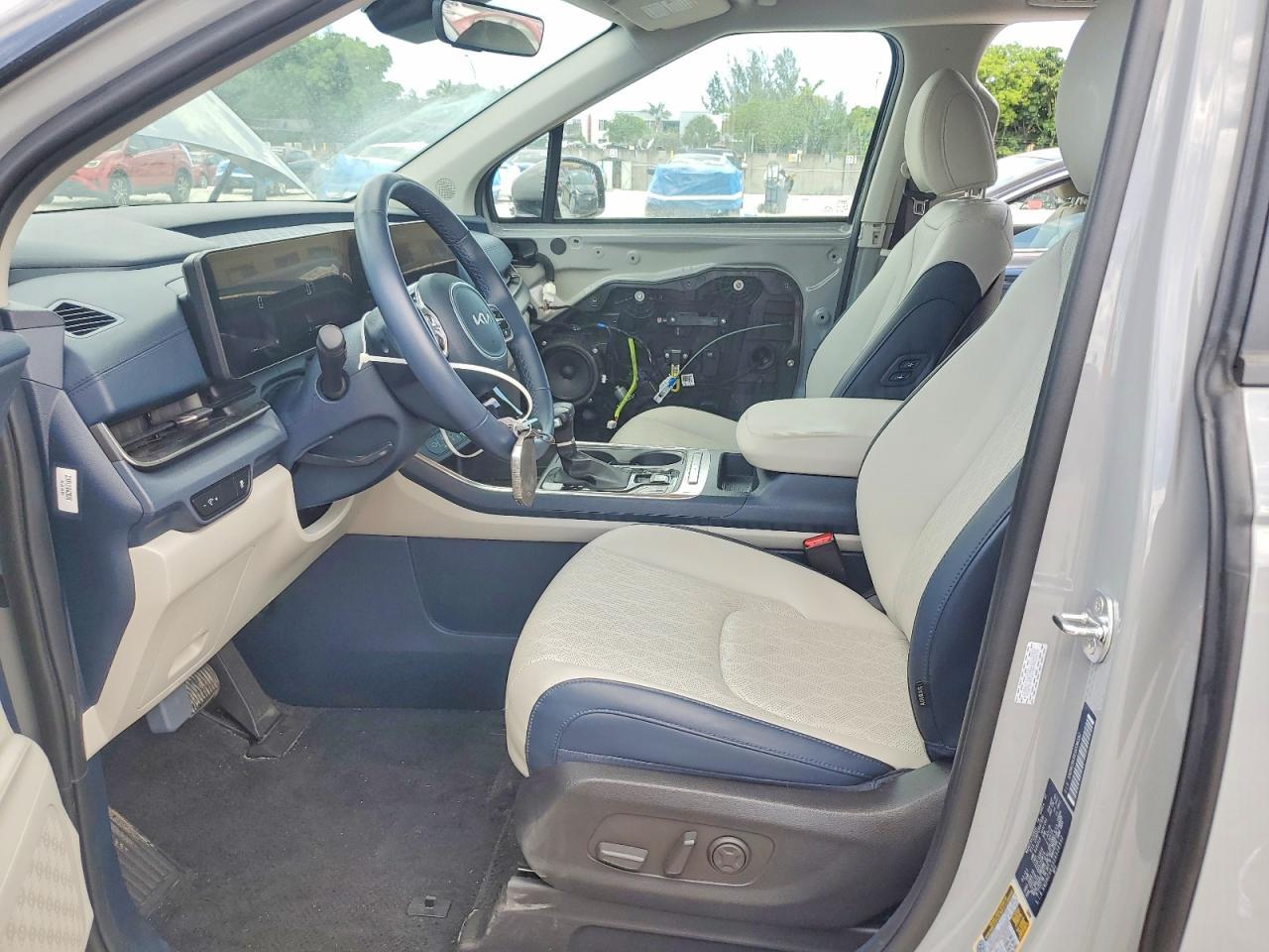 2025 Kia Carnival Ex - Image 7