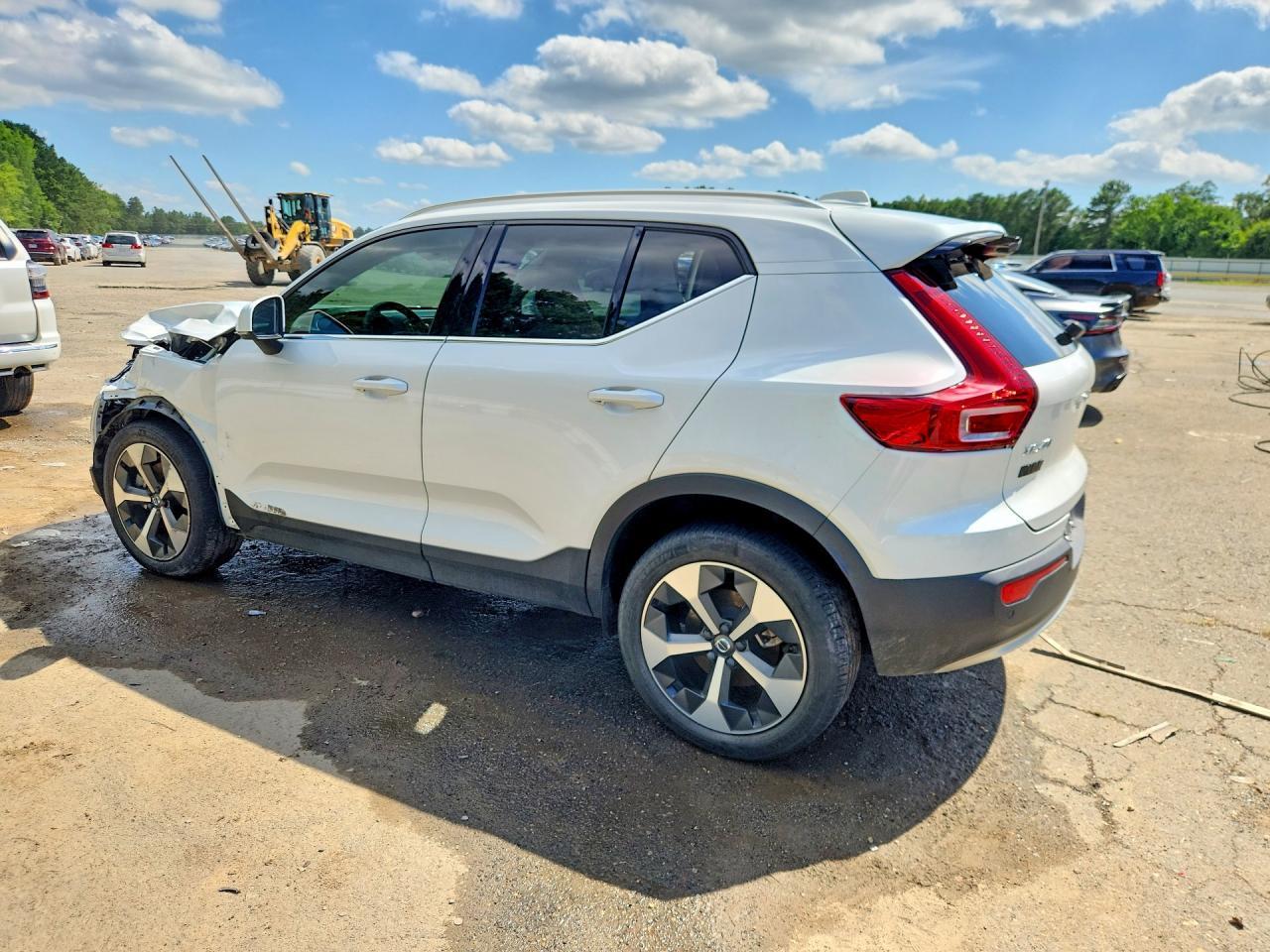 2023 Volvo Xc40 B5 Plus Bright Theme - Фото 2