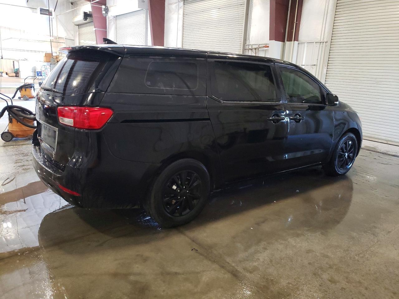 2018 Kia Sedona L - Фото 3
