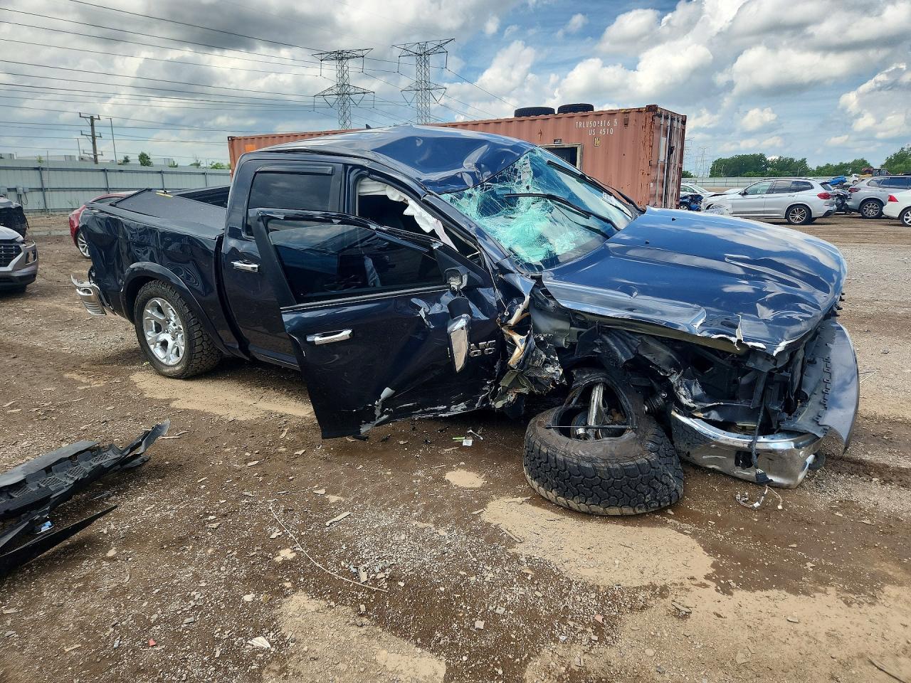 2017 Ram 1500 Laramie - Image 4