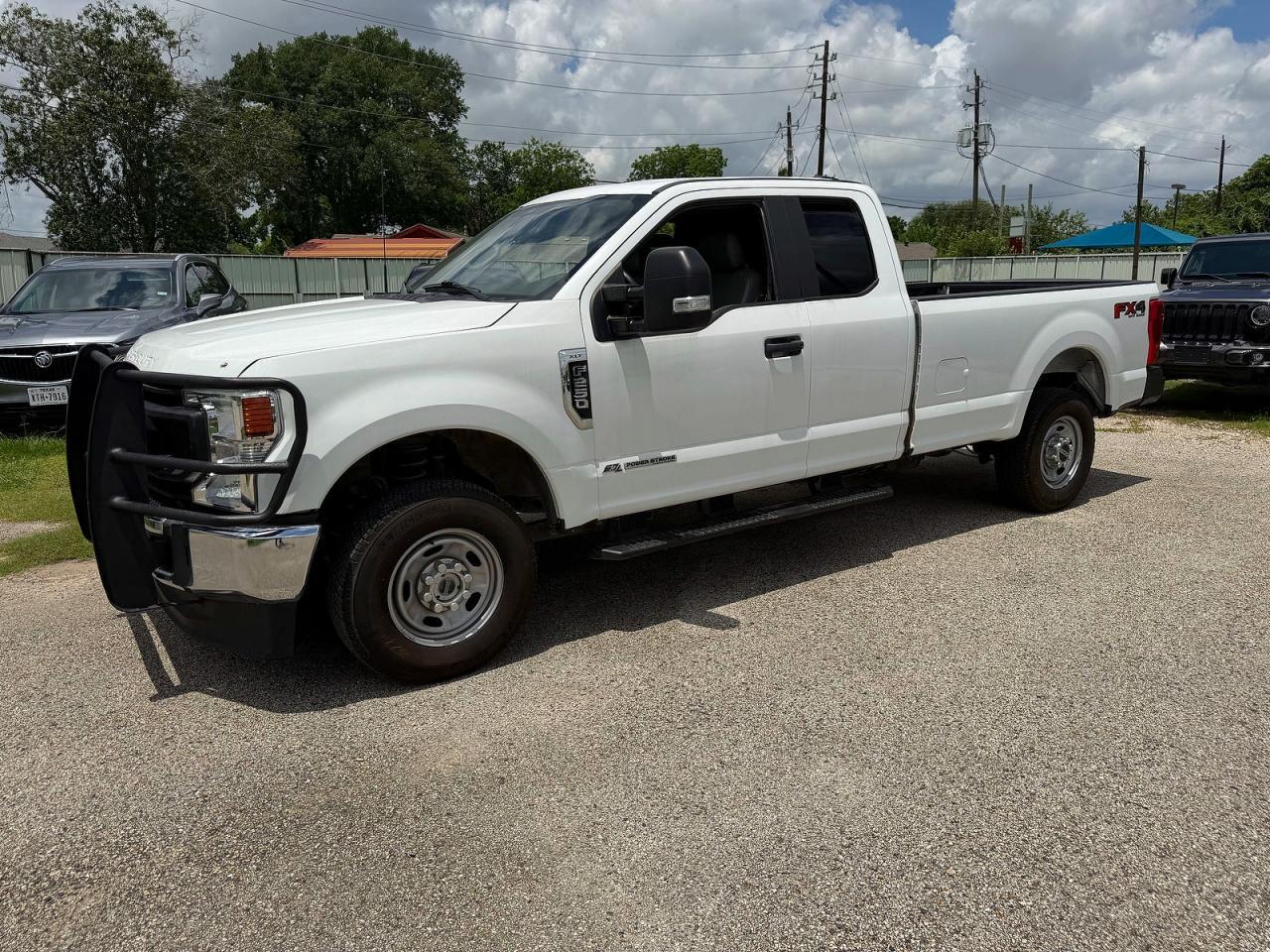 2022 Ford F250 Super Duty - Фото 2