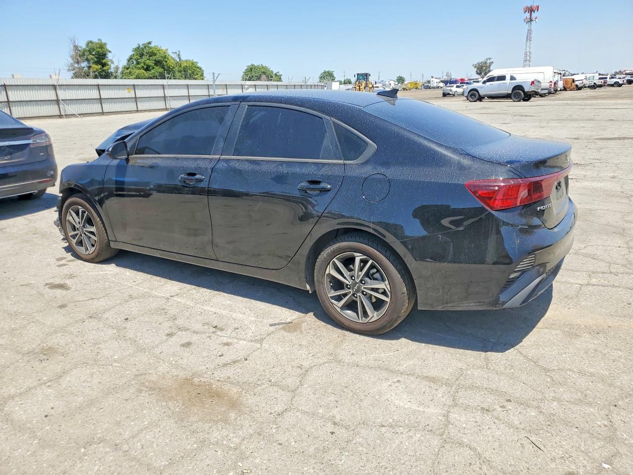 2024 Kia Forte Lxs - Image 2