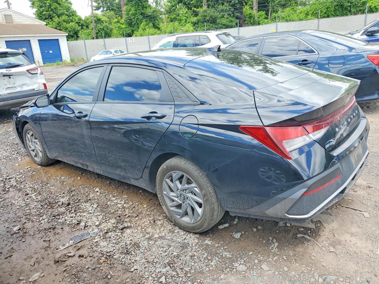 2024 Hyundai Elantra Sel - Image 2