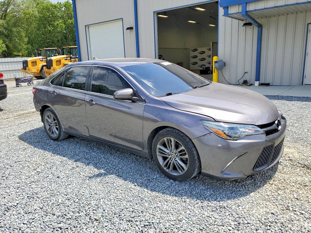 2015 Toyota Camry Se - Фото 4