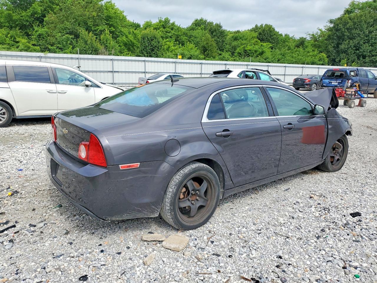 2011 Chevrolet Malibu Ls - Фото 3