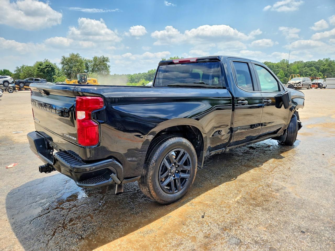 2024 Chevrolet Silverado C1500 Custom - Фото 3