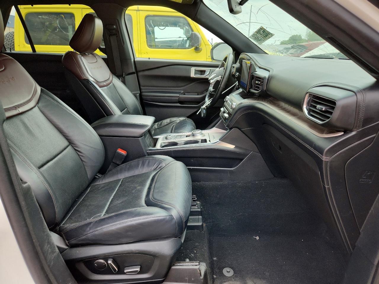 2020 Ford Explorer Platinum - Image 5