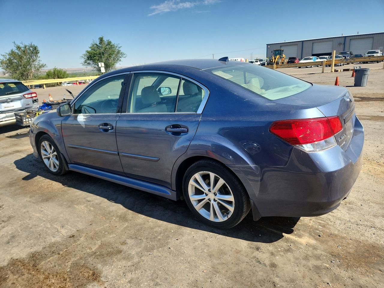 2013 Subaru Legacy 2.5I Limited - Фото 2