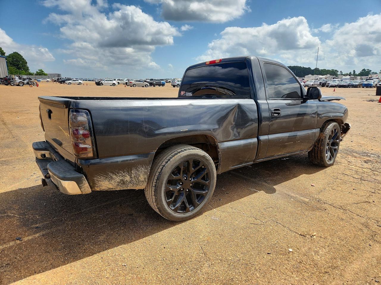 2003 Chevrolet Silverado C1500 - Фото 3