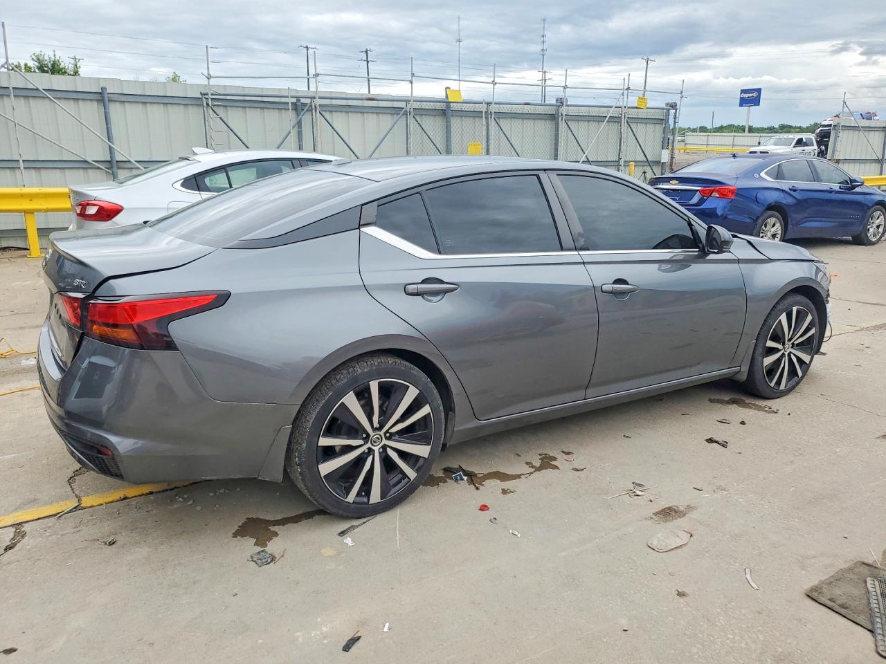 2020 Nissan Altima Sr - Фото 3