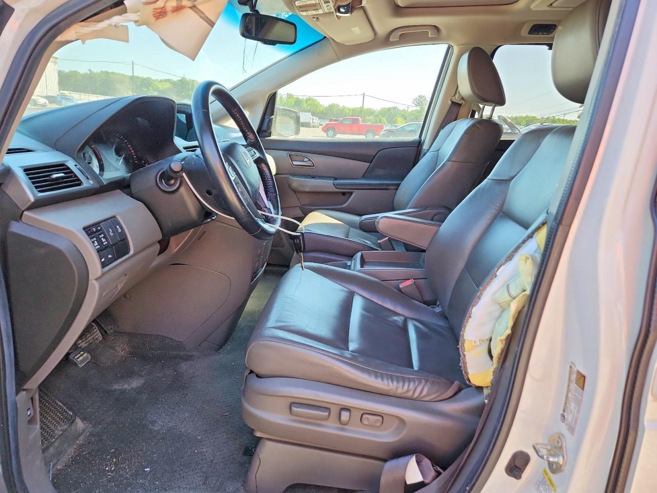 2012 Honda Odyssey Touring - Image 7