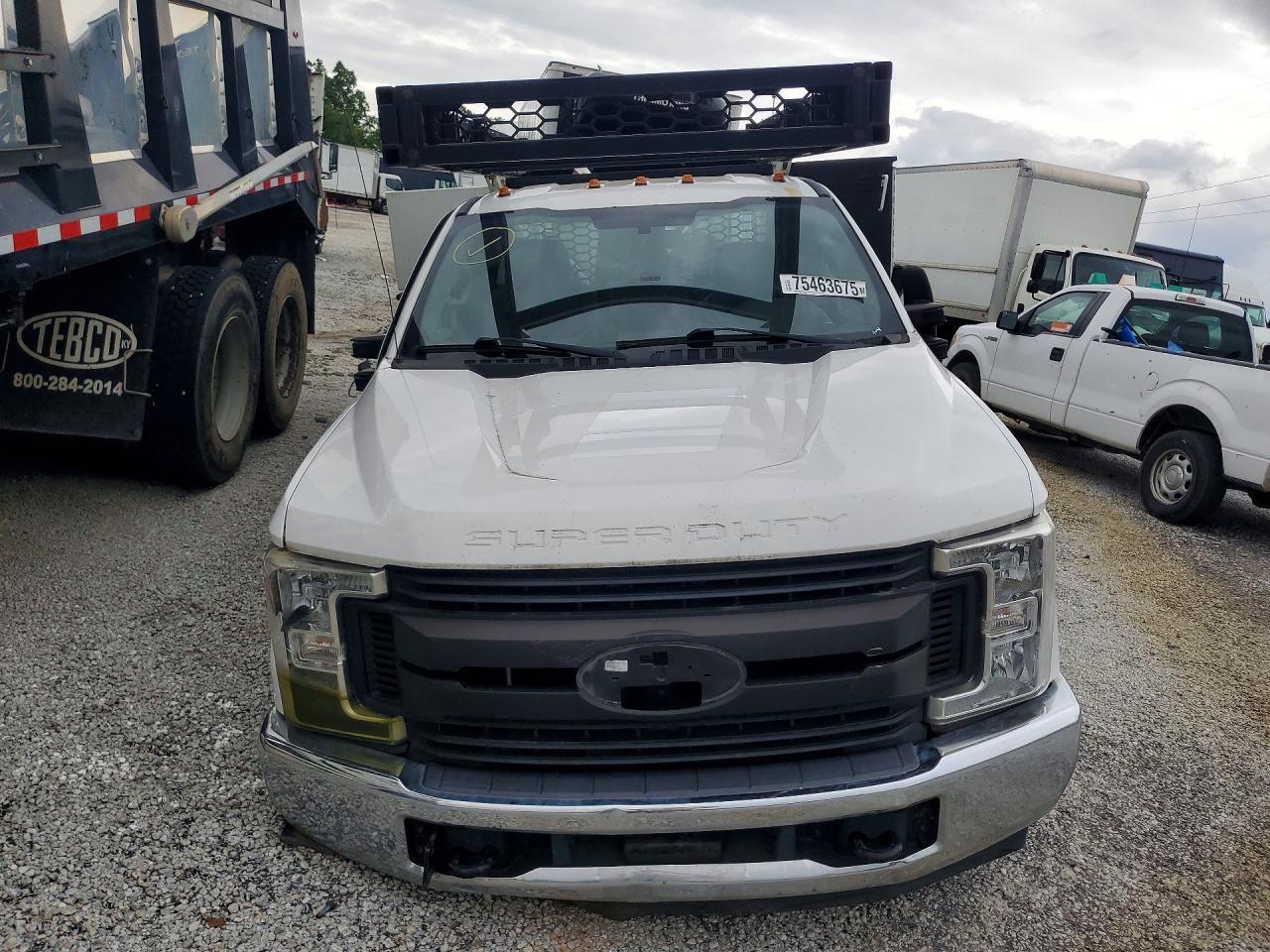 2019 Ford F350 Super Duty Utility / Service Truck - Image 5