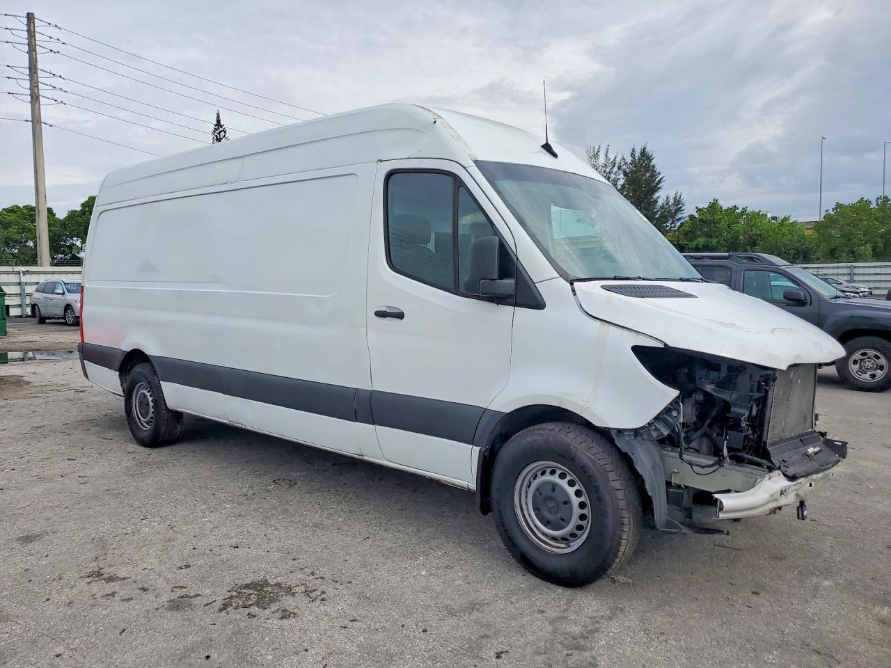 2022 Mercedes-Benz Sprinter 2500 - Фото 4