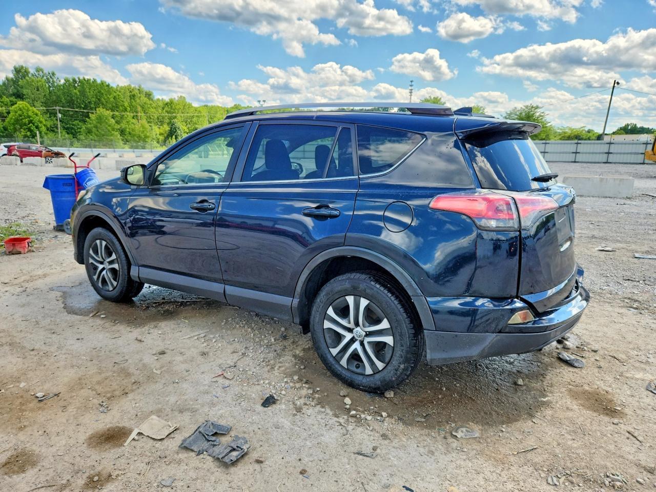 2018 Toyota Rav4 Le - Фото 2