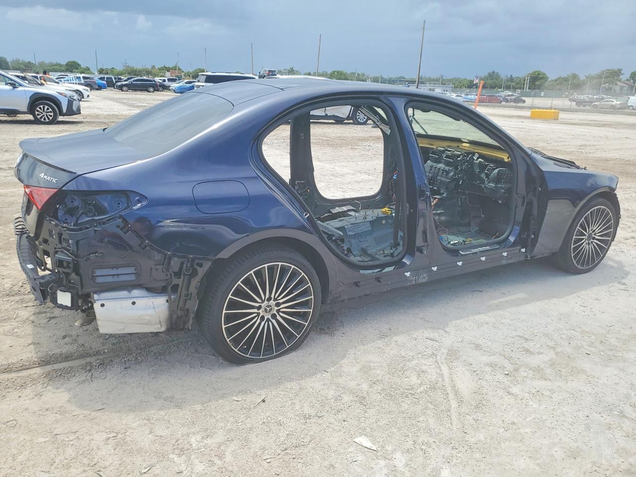 2023 Mercedes-Benz C 300 4Matic - Фото 3