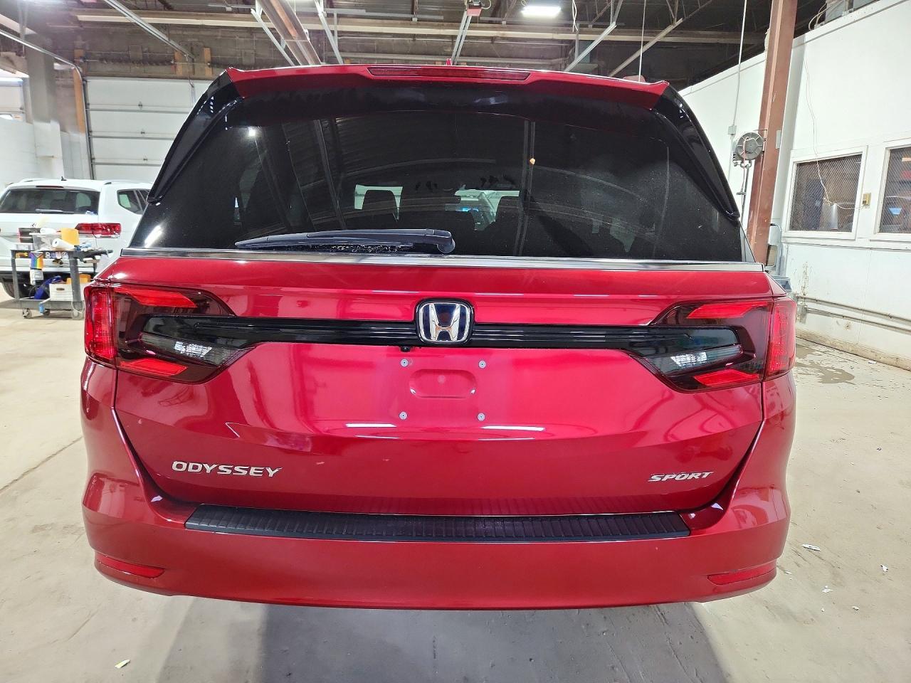 2024 Honda Odyssey Sport - Image 6