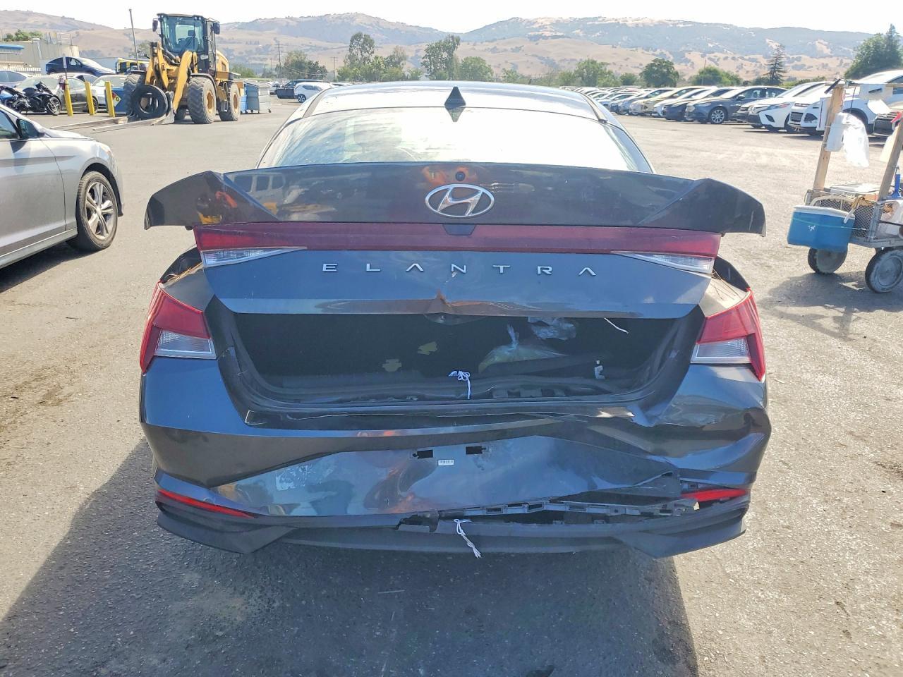 2021 Hyundai Elantra Se - Фото 6