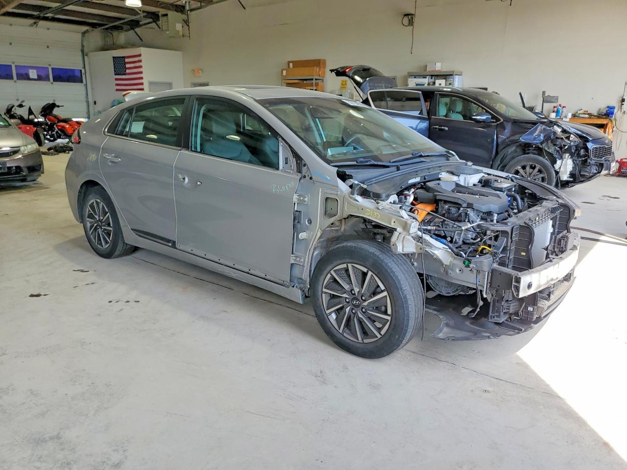 2020 Hyundai Ioniq Limited - Фото 4