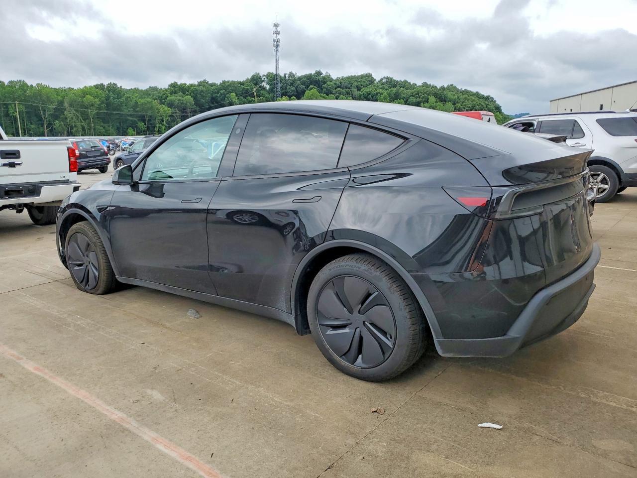 2026 Tesla Model Y - Image 2