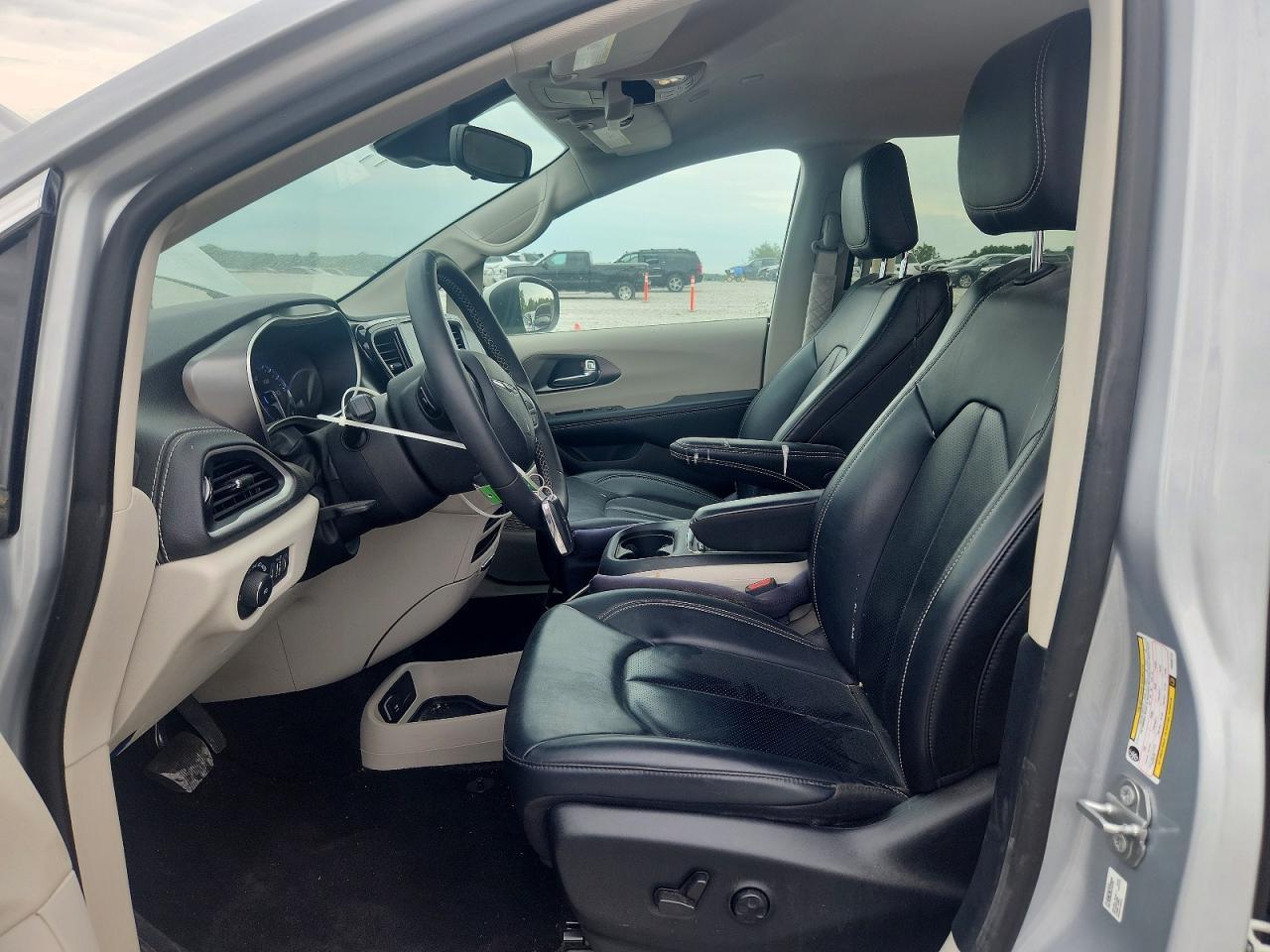 2023 Chrysler Pacifica Touring L - Фото 7